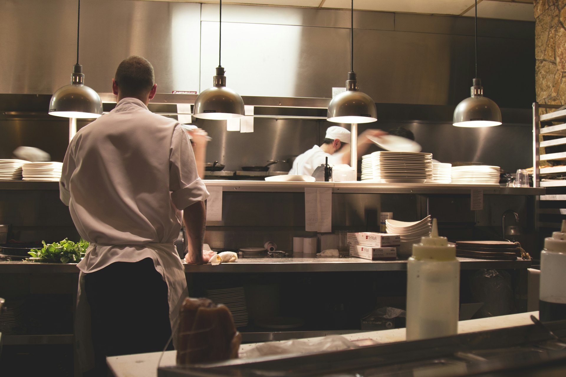 De open keuken van SÉAR tijdens de service